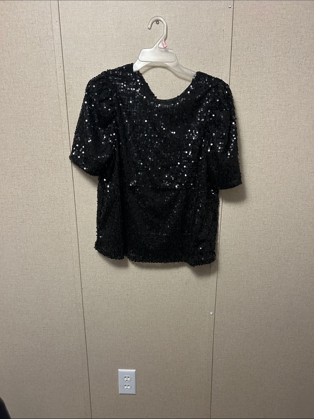 Vine & Love Black Sequin Short Sleeve Top